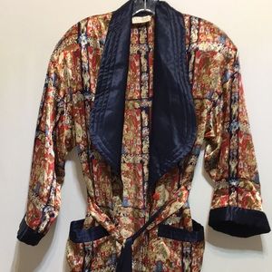 VICTORIA’S SECRET NWOT ROBE